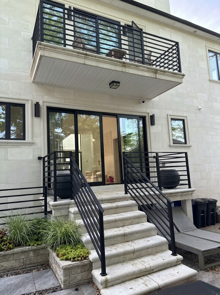 Exterior Horizontal Bar Railing